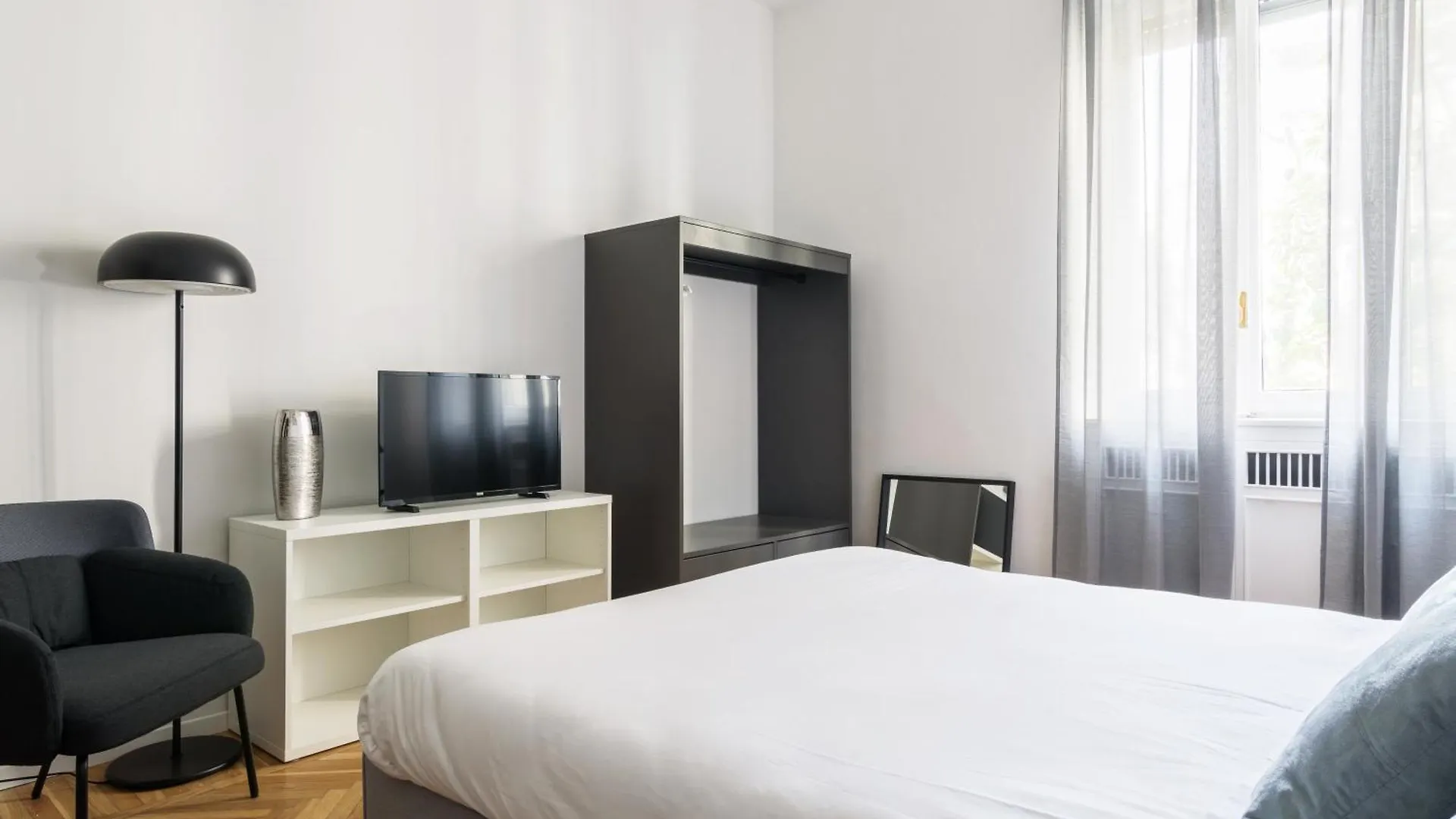 Luxury 4 Bedrooms Apartments Close To Duomo Milano