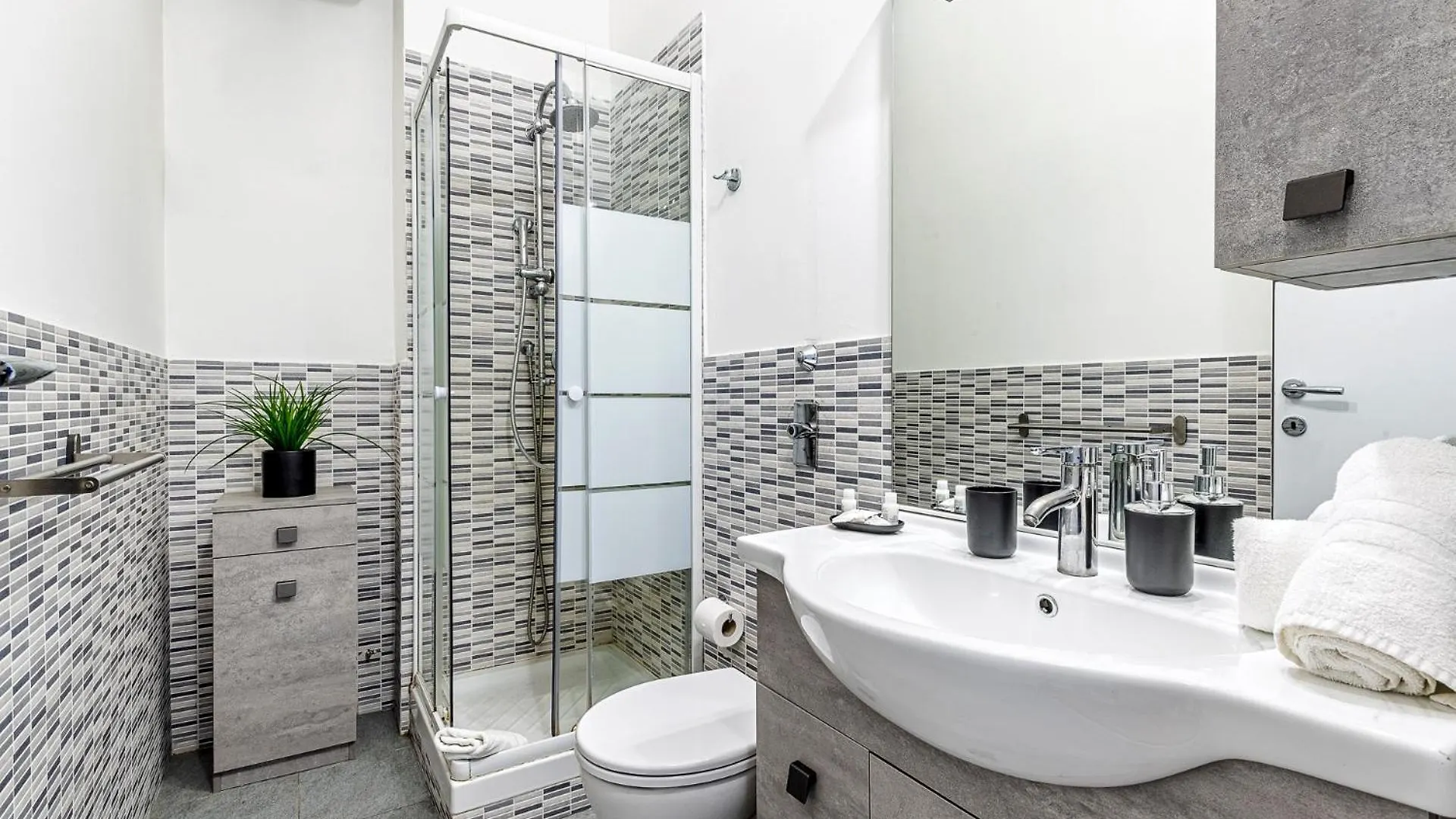 Luxury 4 Bedrooms Apartments Close To Duomo Μιλάνο