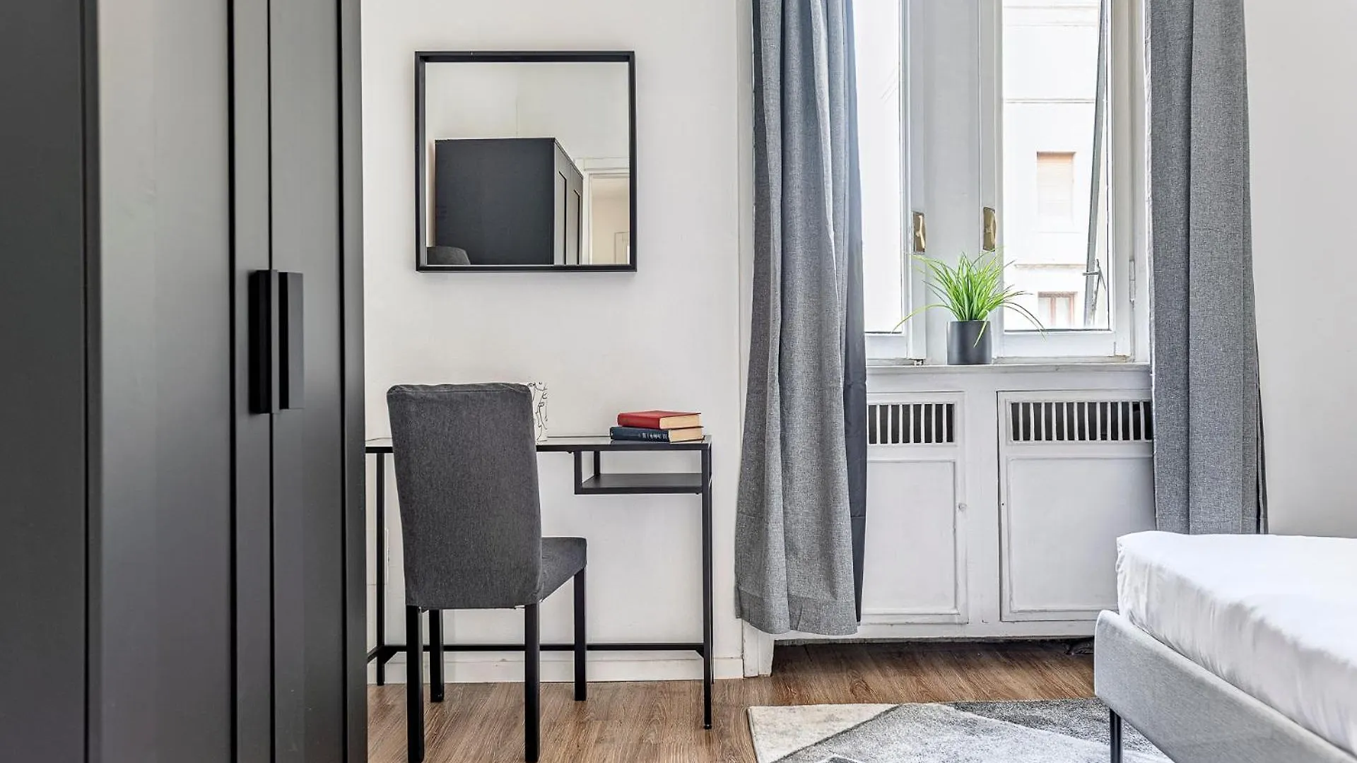 Luxury 4 Bedrooms Apartments Close To Duomo Μιλάνο Ιταλία