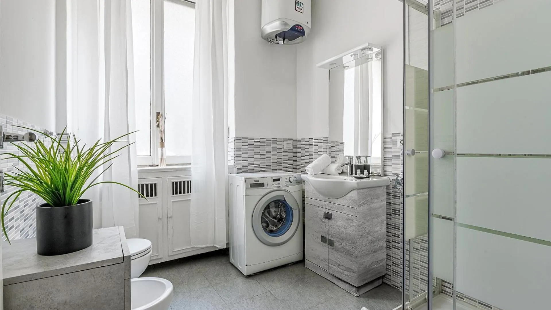 Luxury 4 Bedrooms Apartments Close To Duomo Μιλάνο 0*,