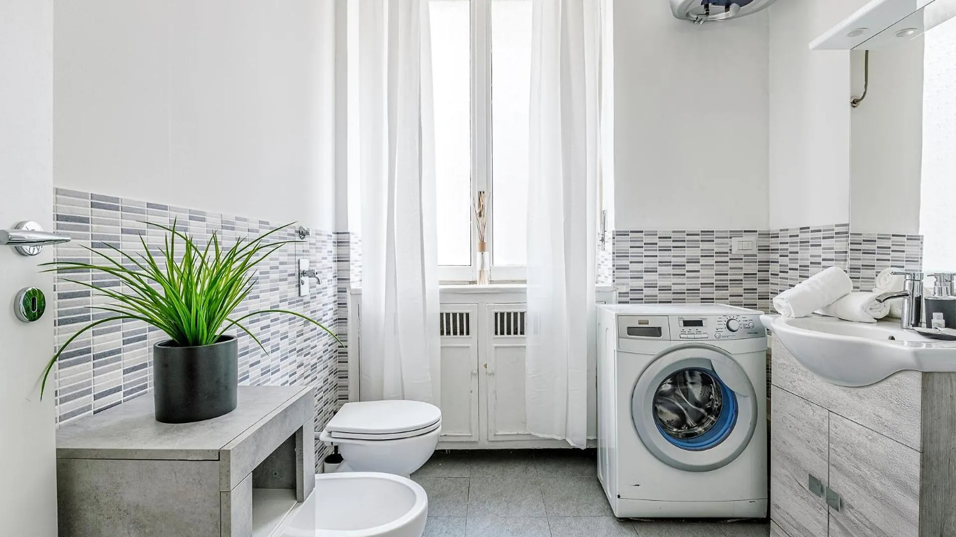 Luxury 4 Bedrooms Apartments Close To Duomo Μιλάνο