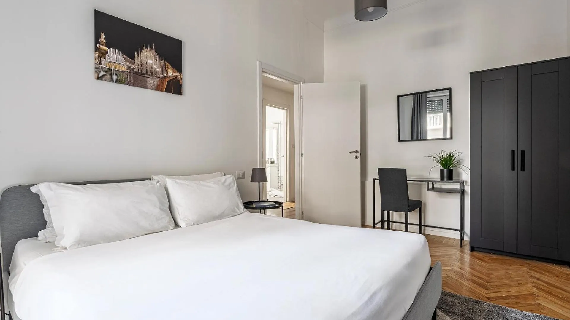 Luxury 4 Bedrooms Apartments Close To Duomo Μιλάνο